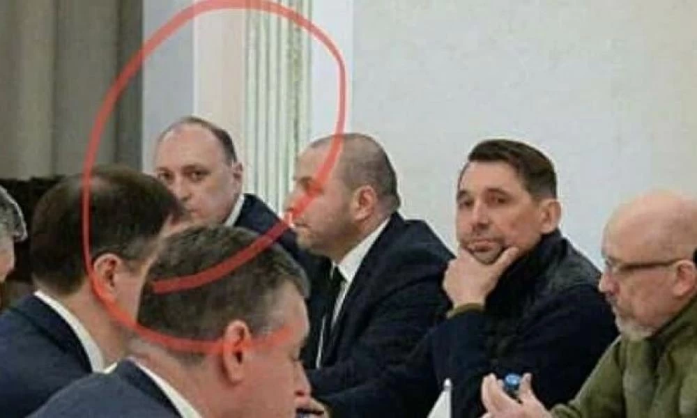 Τρελό παιχνίδι κατασκόπων στις διαπραγματεύσεις- Σκοτώθηκε μέλος της αντιπροσωπείας του Κιέβου (;)
